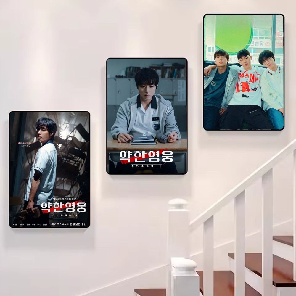 Póster de clase de héroe débil - Home Office And Tv Room Ideas reseña y precio